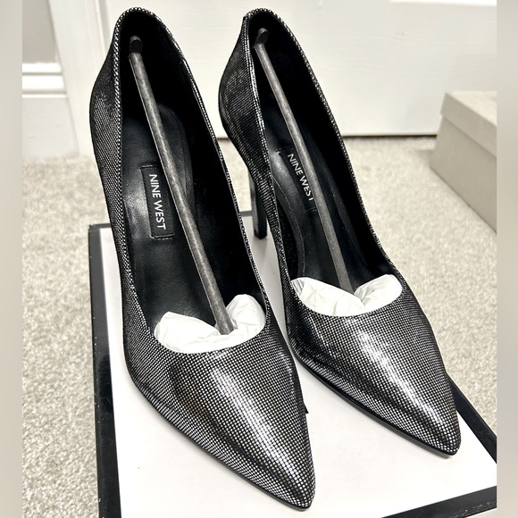 NWT!! Tatiana Heels - Picture 2 of 5